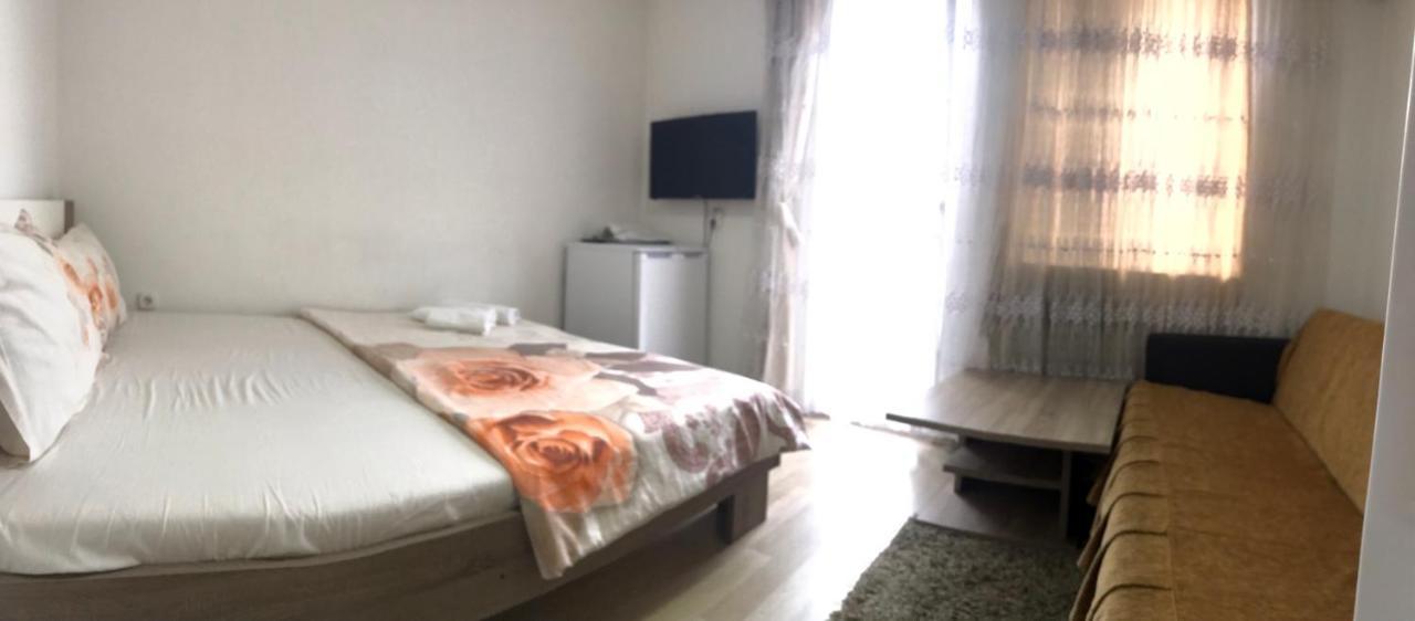 فندق Venecia Plaza ستروغا المظهر الخارجي الصورة